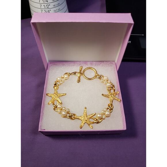 Yellow Gold Plated Starfish and Faux Pearl Cluster Bracelet, Toggle Clasp, 8" - Picture 15 of 16
